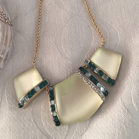 Alexis Bittar Lucite Bib Necklace - Picture 3 of 8